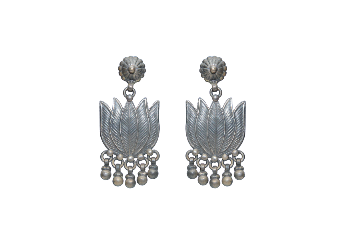 Silver Louts Oxidase Earrings
